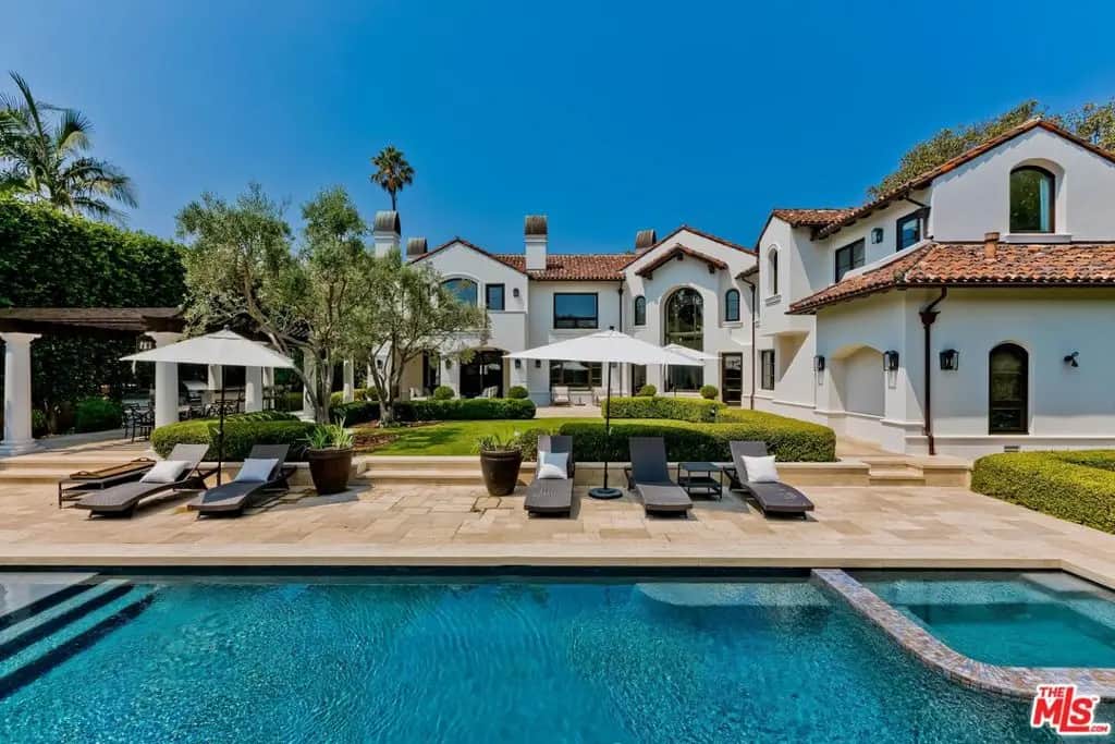 2134 La Mesa Drive, Santa Monica, CA — listing photo 1