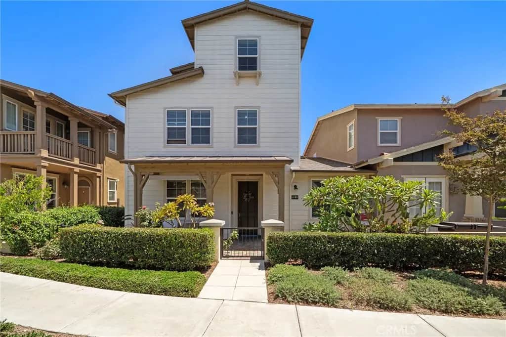 221 Landmark, Tustin, CA — listing photo 1