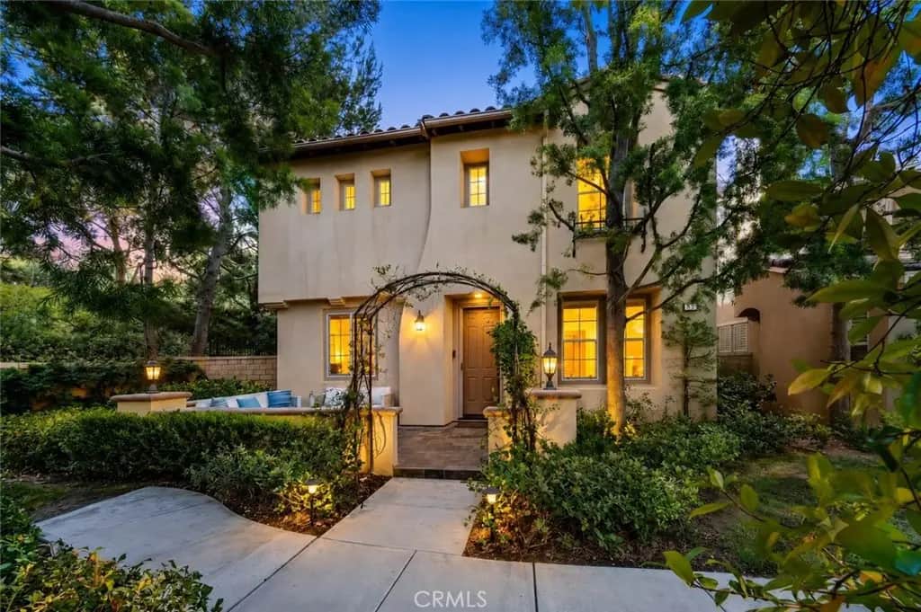 95 Canopy, Irvine, CA — listing photo 1