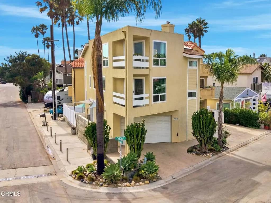 2301 Chico Court, Oxnard, CA — listing photo 1
