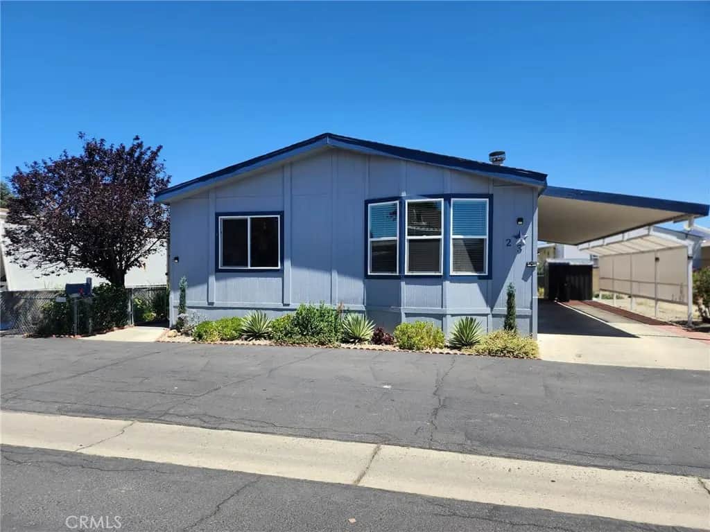 530 W Devonshire Avenue 23, Hemet, CA — listing photo 1