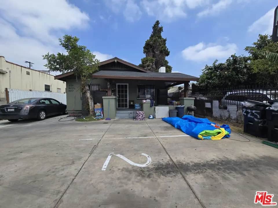 223 E 74th Street, Los Angeles, CA — listing photo 1
