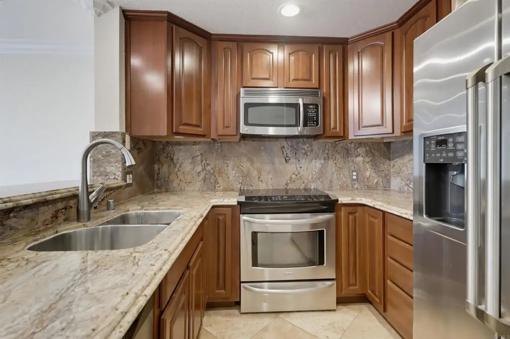 8889 Caminito Plaza Centro 7319, San Diego, CA — listing photo 1