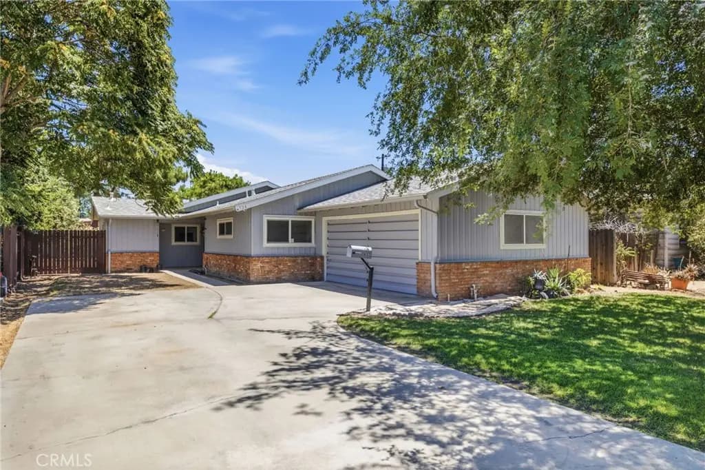 524 B Street, Bakersfield, CA — listing photo 1