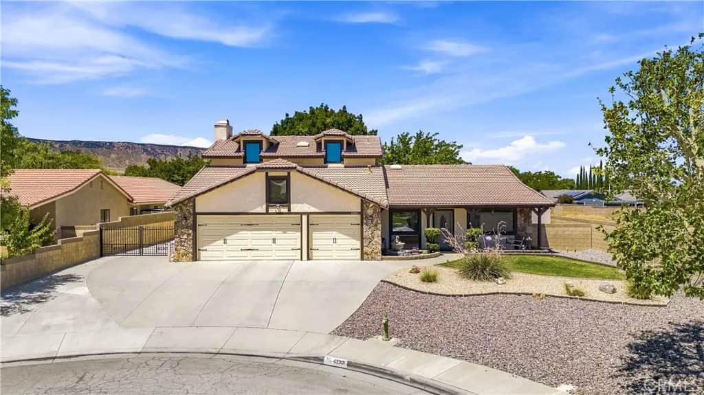 42301 Woodstone, Lancaster, CA — listing photo 1
