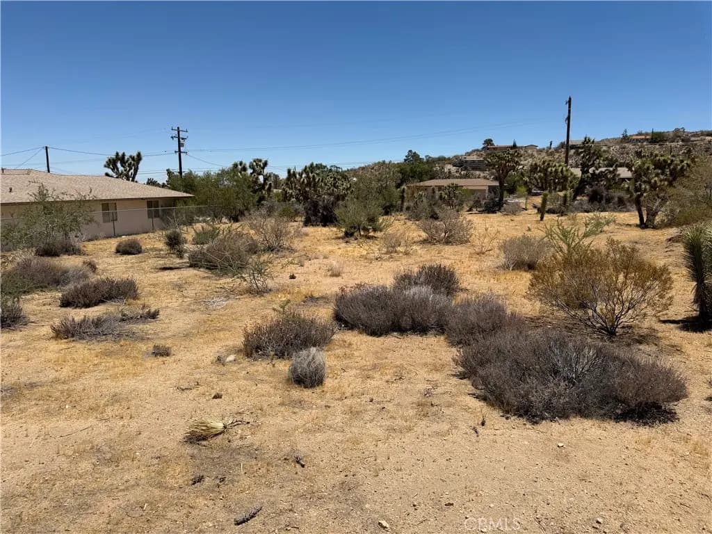 8001 Aster Avenue, Yucca Valley, CA — listing photo 1