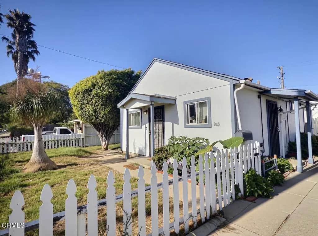 1018 S C Street, Oxnard, CA — listing photo 1
