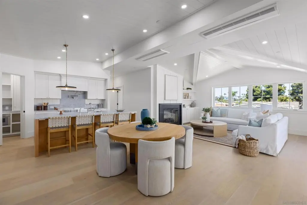 747 Orange Ave 304, Coronado, CA — listing photo 1