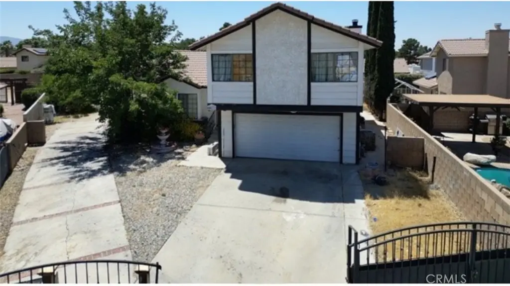 42927 21st W, Lancaster, CA — listing photo 1