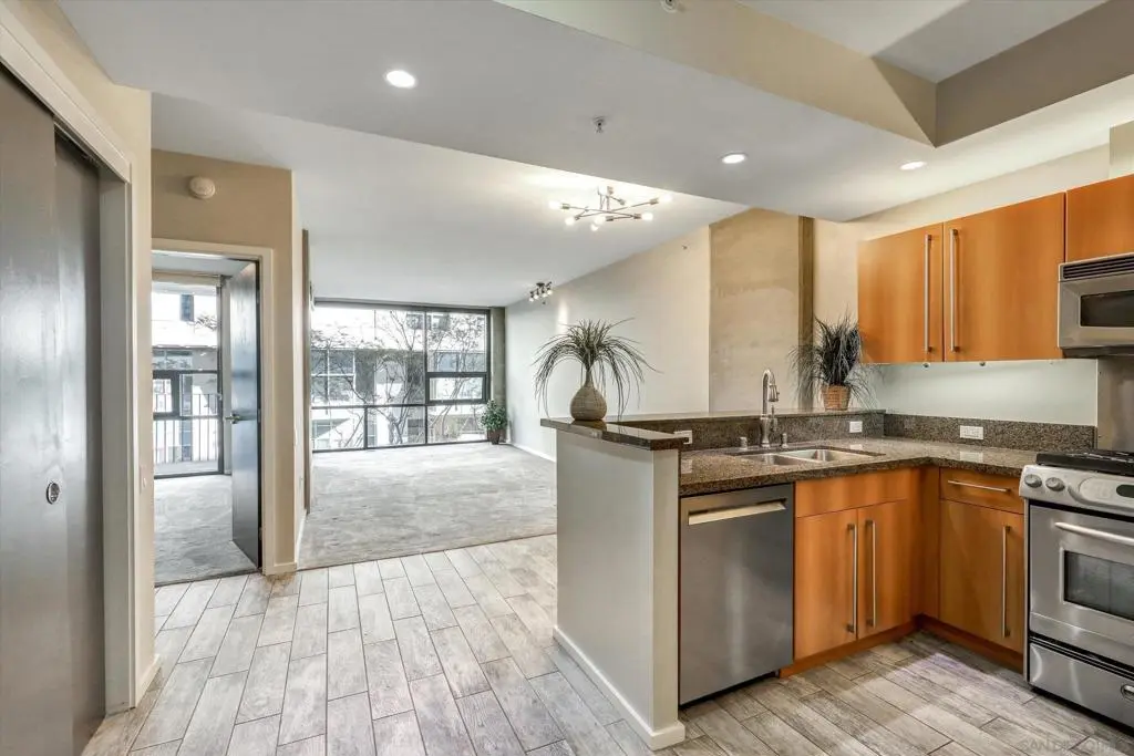 350 11Th Ave 323, San Diego, CA — listing photo 1