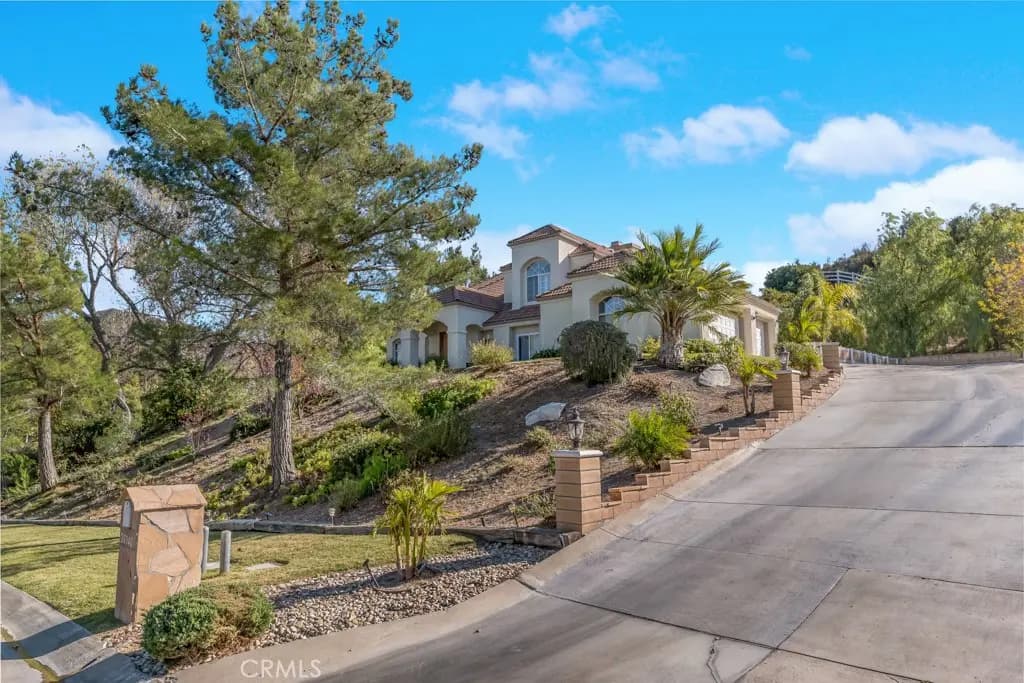 26940 Whitehorse Pl, Canyon Country, CA — listing photo 1