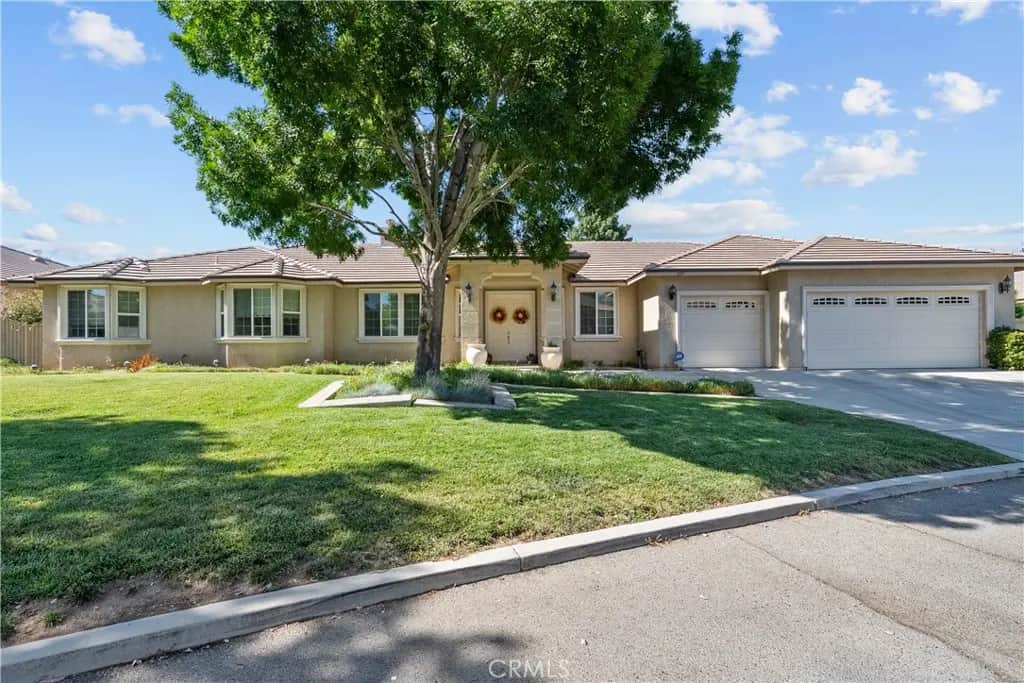 239 Hawk Lane, Palmdale, CA — listing photo 1