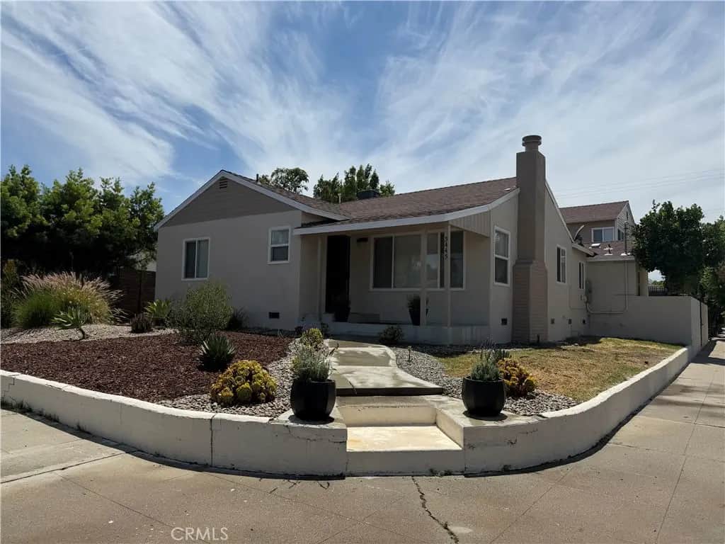 5445 Cartwright, North Hollywood, CA — listing photo 1