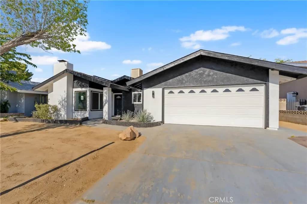44934 Hanstead, Lancaster, CA — listing photo 1
