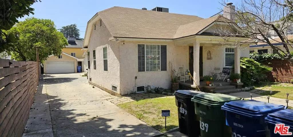 1239 N Beachwood Drive, Los Angeles, CA — listing photo 1