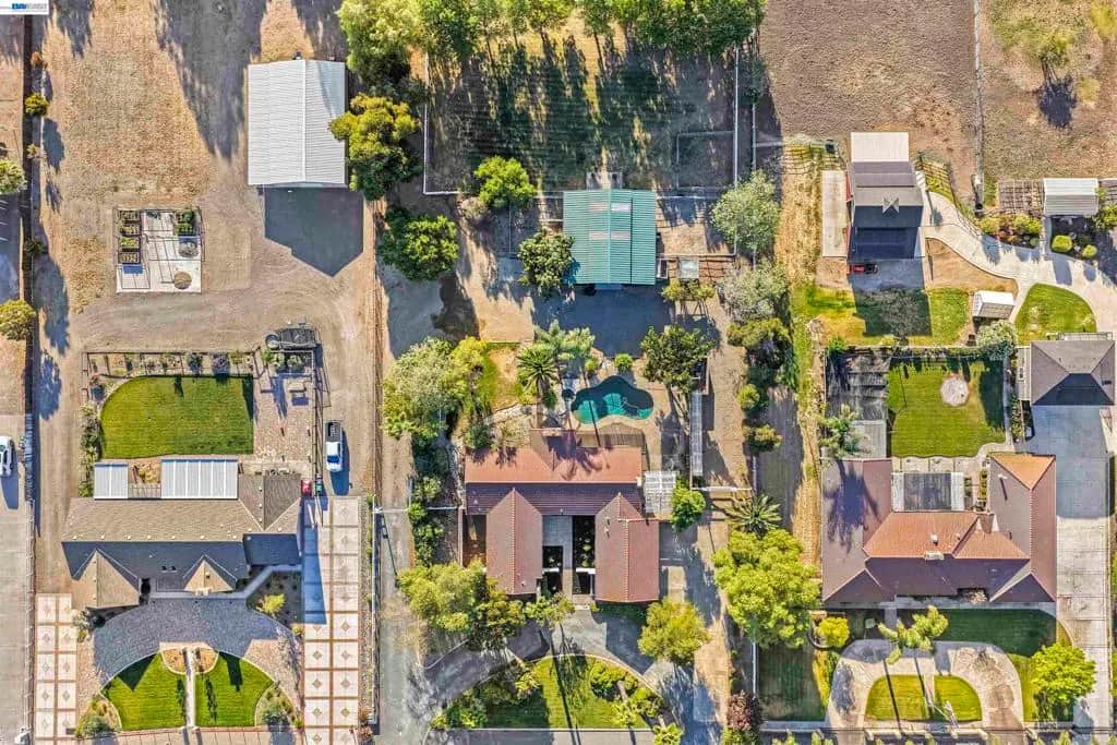 23110 Los Ranchos Dr, Tracy, CA — listing photo 1