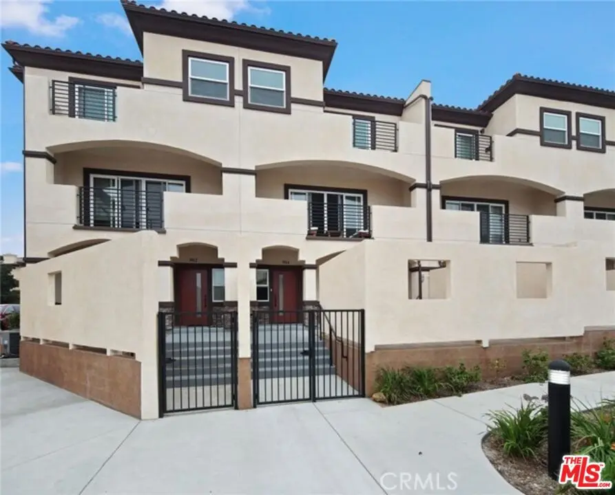 904 Warwick Avenue, Thousand Oaks, CA — listing photo 1