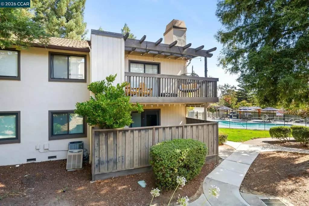 1355 Hull Ln, Martinez, CA — listing photo 1