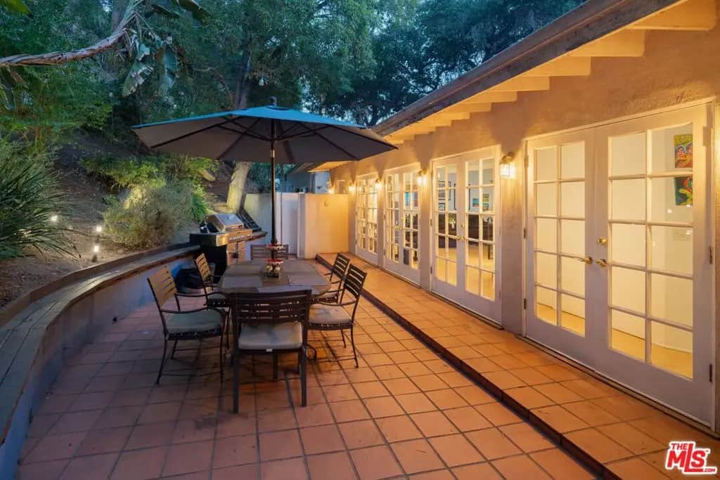 8011 Padre Lane, Los Angeles, CA — listing photo 1