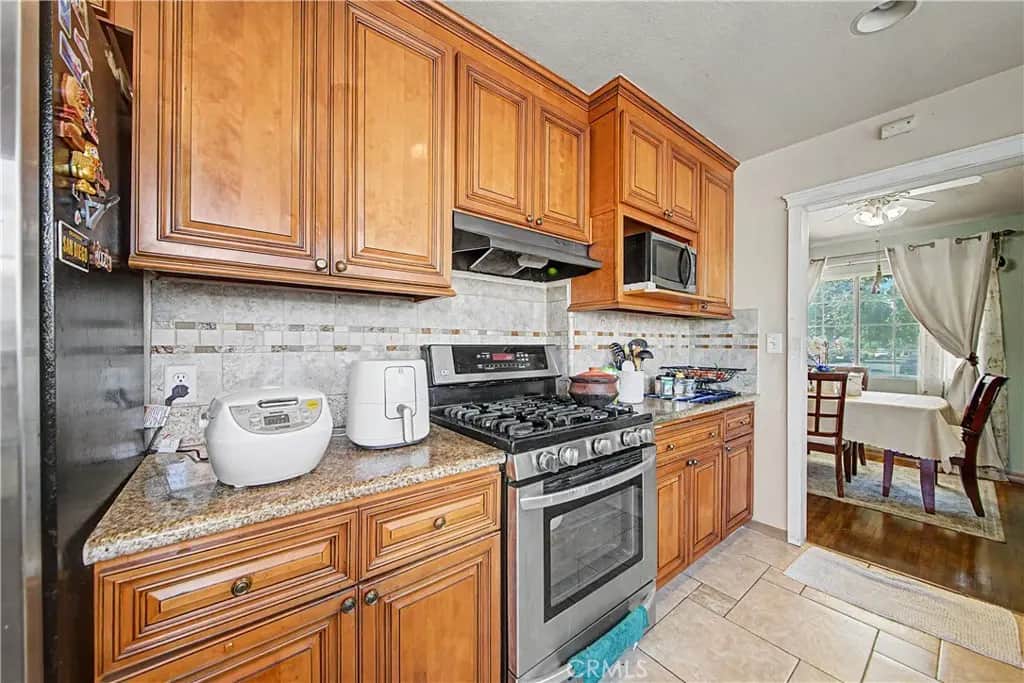 925 W Maplewood, Fullerton, CA — listing photo 1