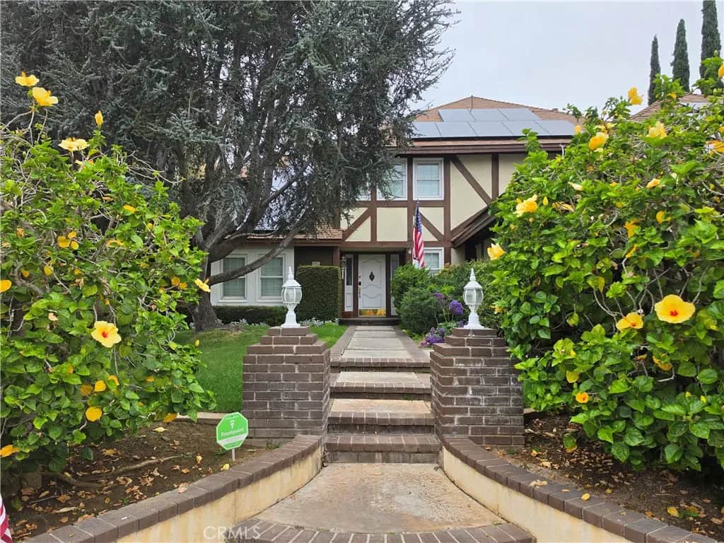 826 N Red Robin, Orange, CA — listing photo 1