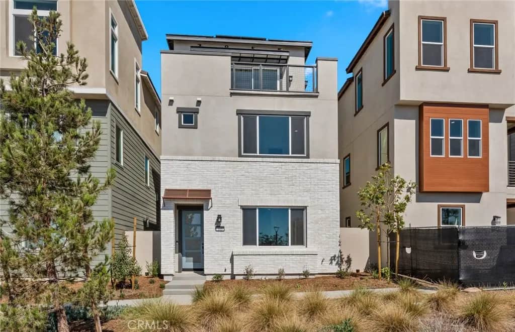 105 Moody, Irvine, CA — listing photo 1