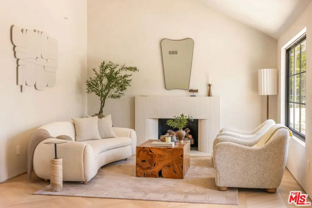 8353 Sunset View Drive, Los Angeles, CA — listing photo 1