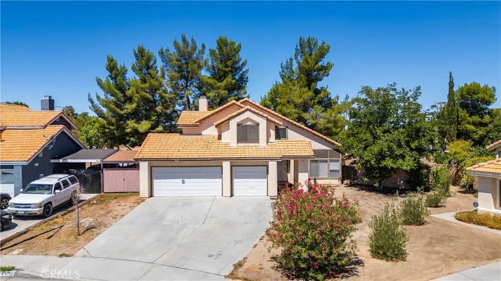 43753 Rialto, Lancaster, CA — listing photo 1