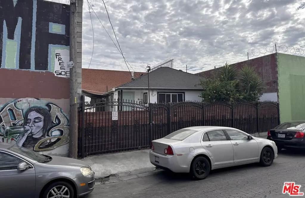 1554 E 24th Street, Los Angeles, CA — listing photo 1