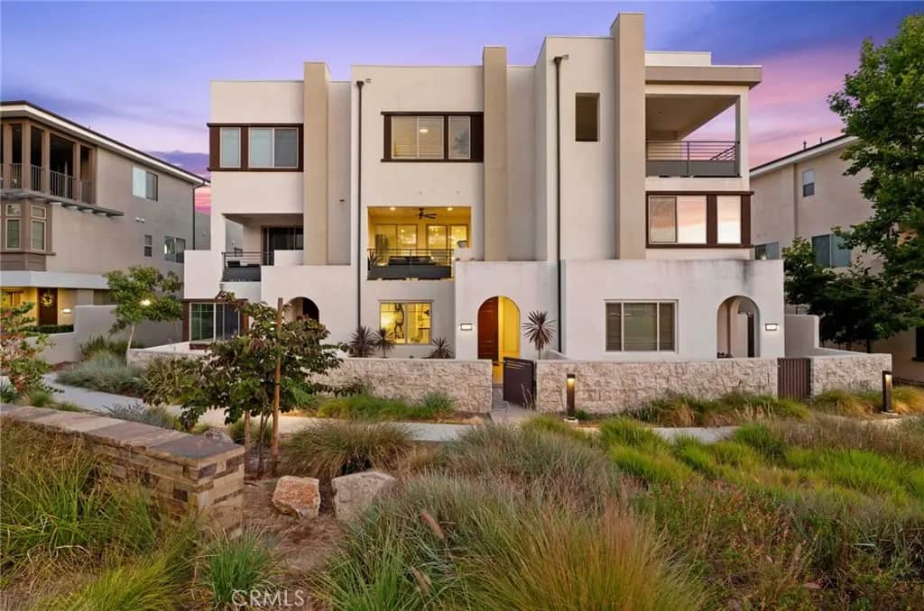 145 Episode, Irvine, CA — listing photo 1