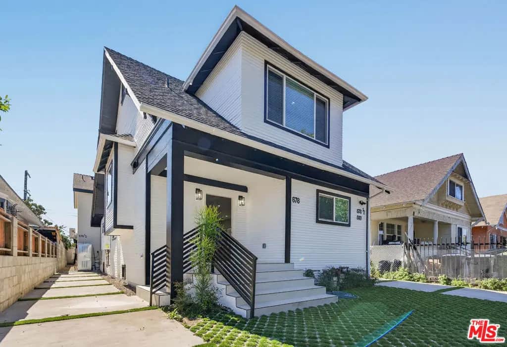 678 E 45th Street, Los Angeles, CA — listing photo 1