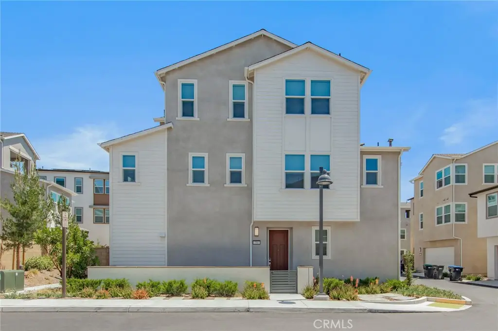 204 Yerba, Irvine, CA — listing photo 1