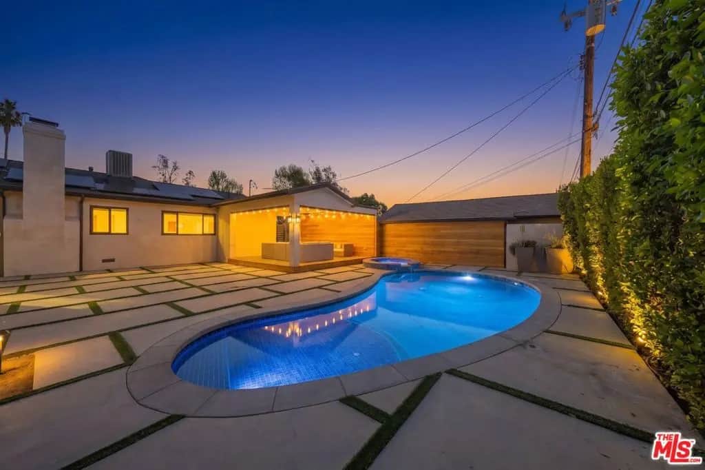 7719 Rhodes Avenue, Los Angeles, CA — listing photo 1