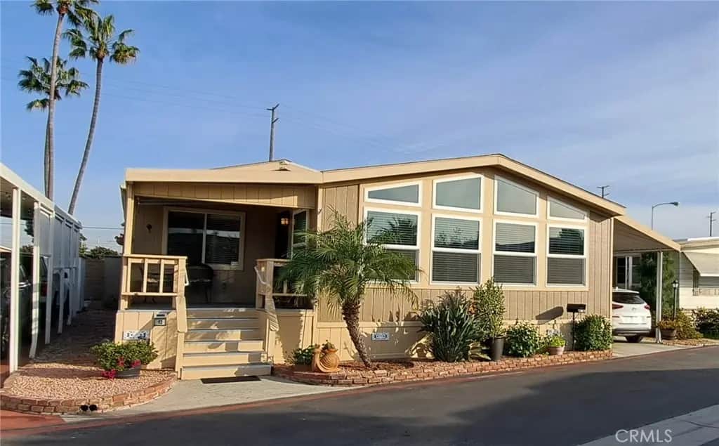 19361 Brookhurst Street 13, Huntington Beach, CA — listing photo 1