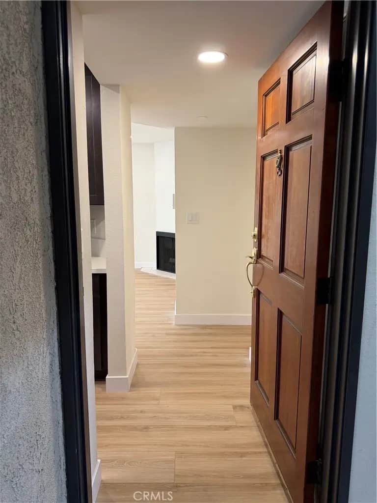 1207 N Columbus Avenue 102, Glendale, CA — listing photo 1