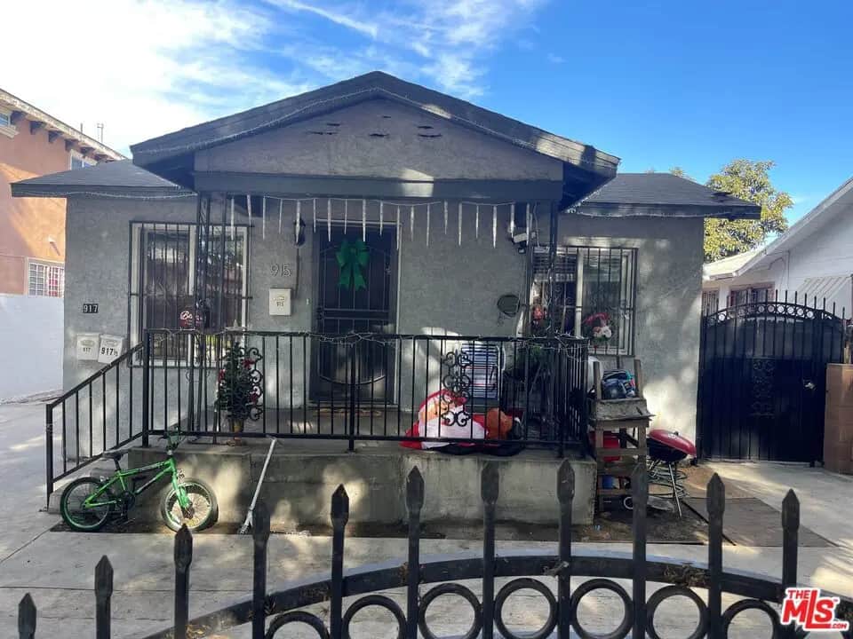 915 E 76th Place, Los Angeles, CA — listing photo 1
