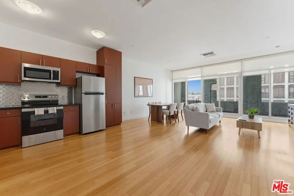 3810 Wilshire Boulevard 602, Los Angeles, CA — listing photo 1