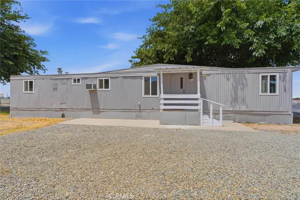 12846 W Lacey Boulevard 15, Hanford, CA — listing photo 1