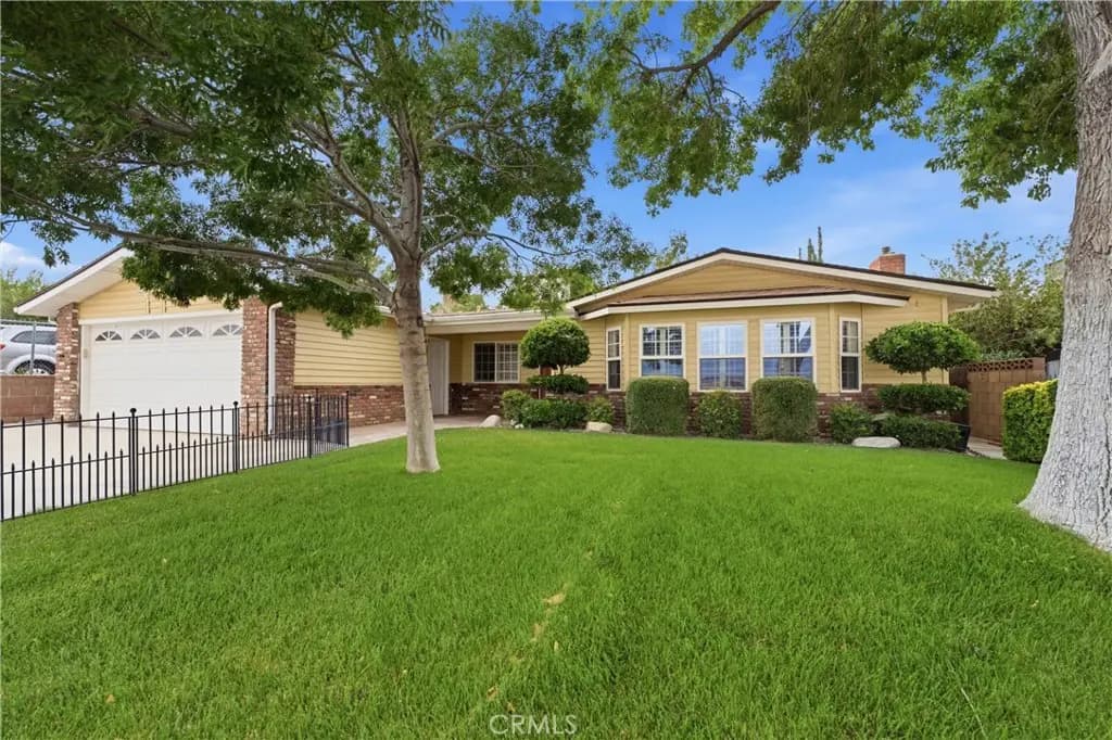 42123 45th Street W, Quartz Hill, CA — listing photo 1