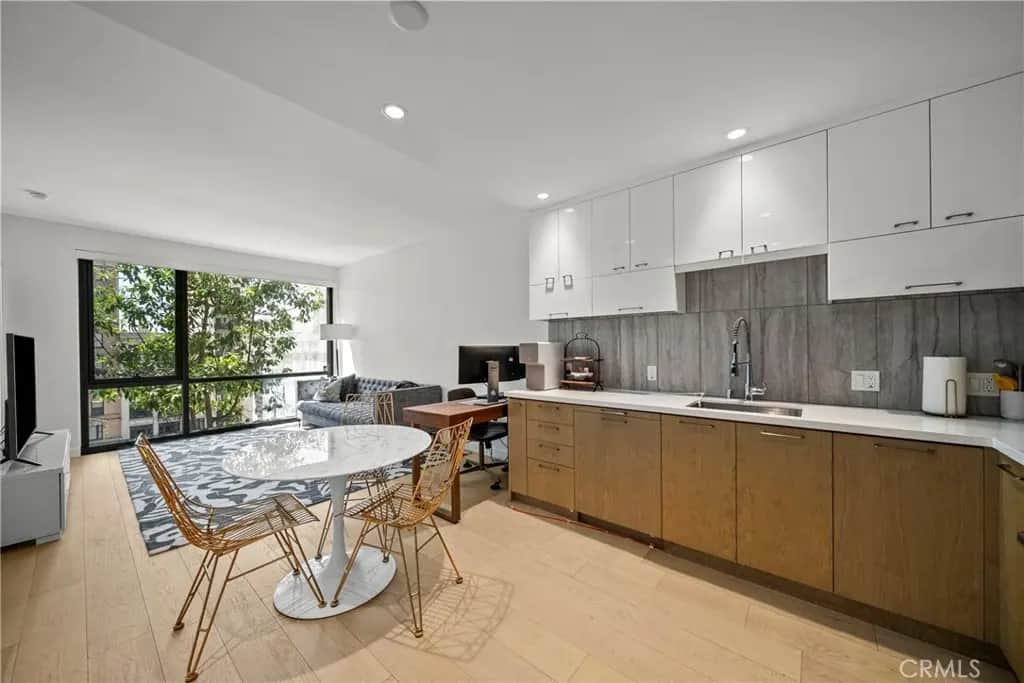 400 S Broadway 828, Los Angeles, CA — listing photo 1