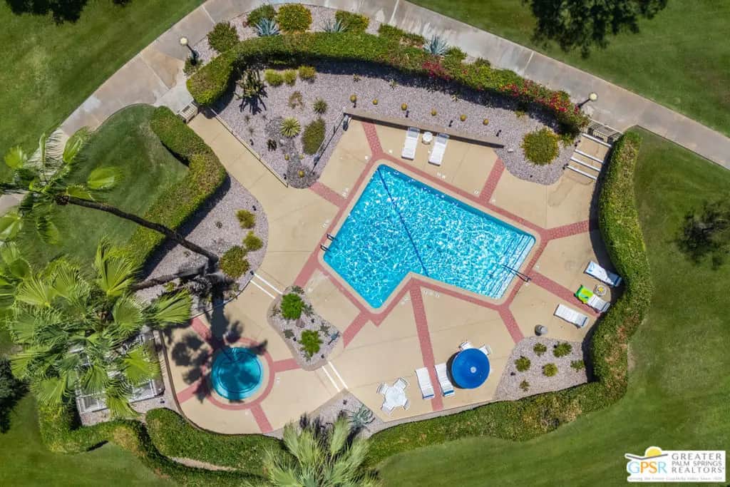 2425 Silver Oak Circle, Palm Springs, CA — listing photo 1
