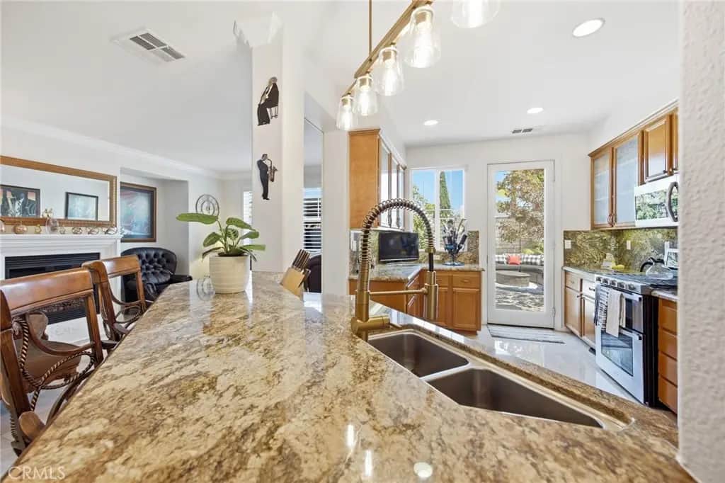 3677 W Chapman, Inglewood, CA — listing photo 1