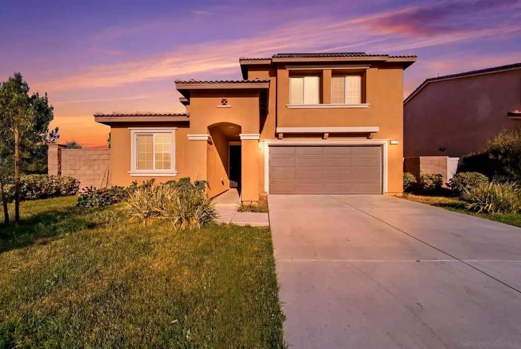 1255 Universal Way, Hemet, CA — listing photo 1