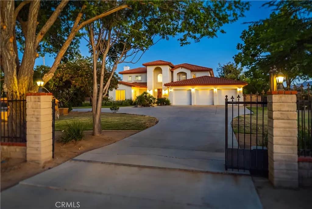 2020 W Avenue N, Palmdale, CA — listing photo 1