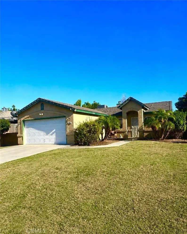 305 Tanner Michael, Bakersfield, CA — listing photo 1