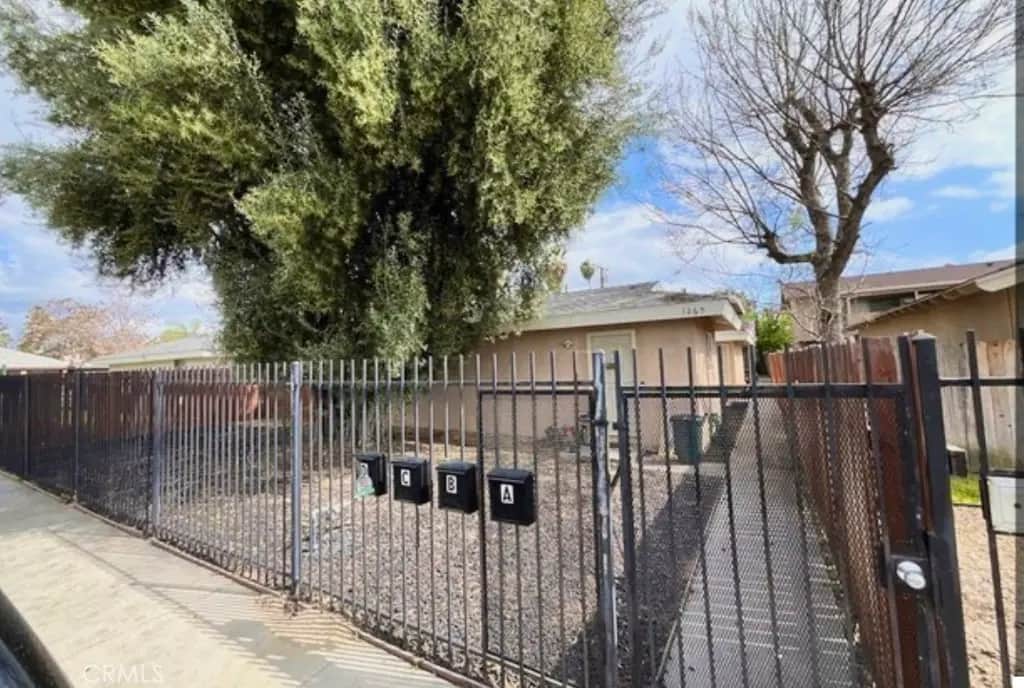 1265 Olive Tree Lane C, Hemet, CA — listing photo 1