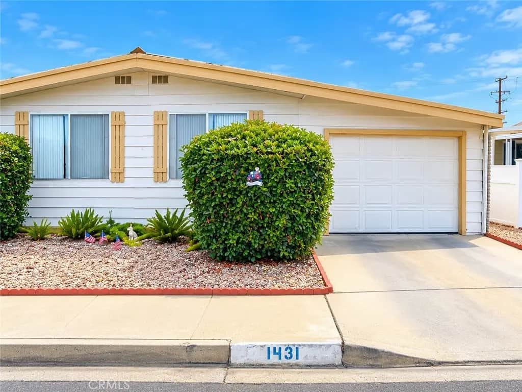 1431 Bella Vista, Hemet, CA — listing photo 1