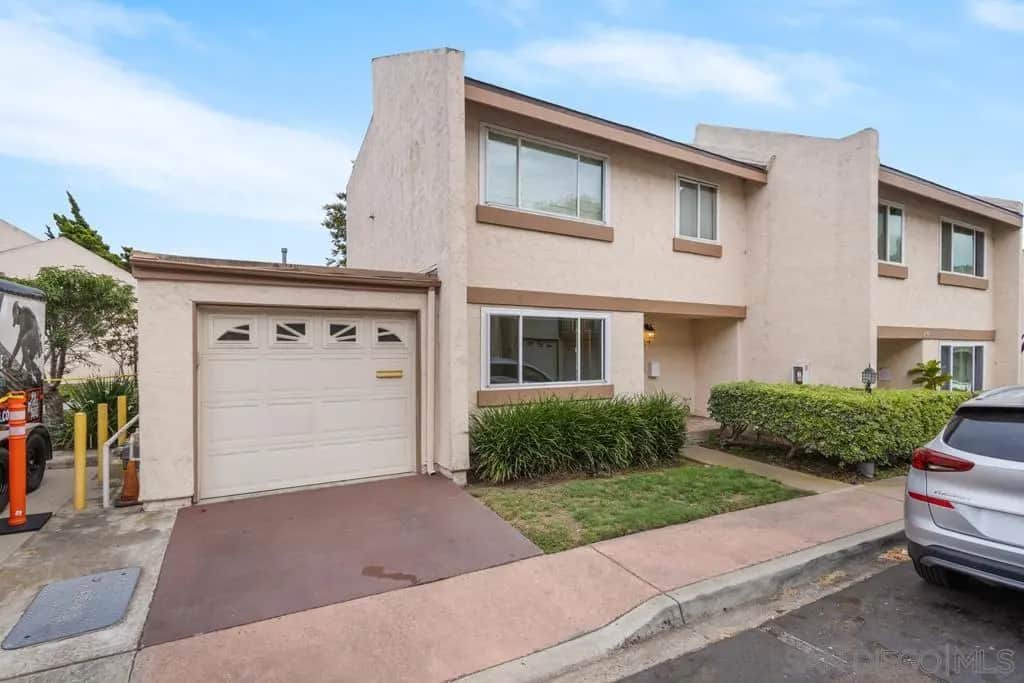 5575 Caminito Roberto, San Diego, CA — listing photo 1