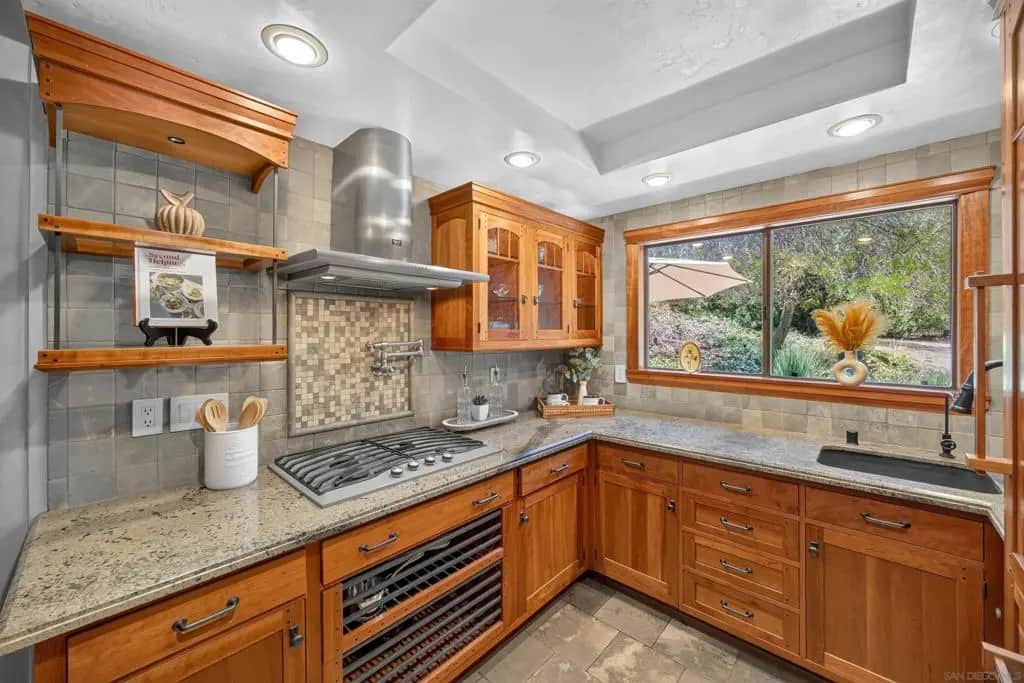 1889 Whaley Ave, San Diego, CA — listing photo 1