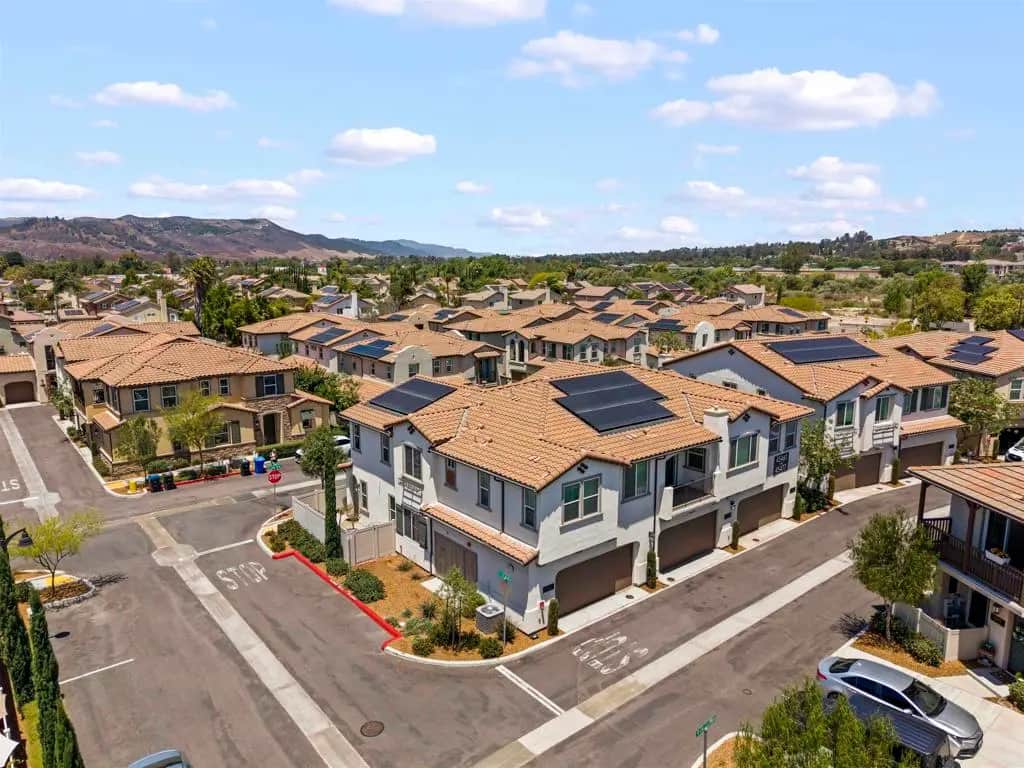 45477 Calle Cirros, Temecula, CA — listing photo 1